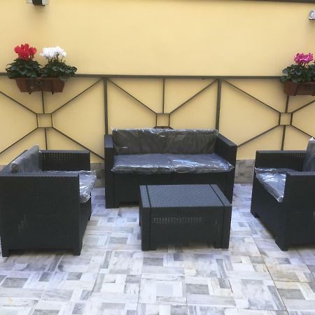 نابولي Mb95 - Mezzocannone Luxurious Bed&Breakfast المظهر الخارجي الصورة