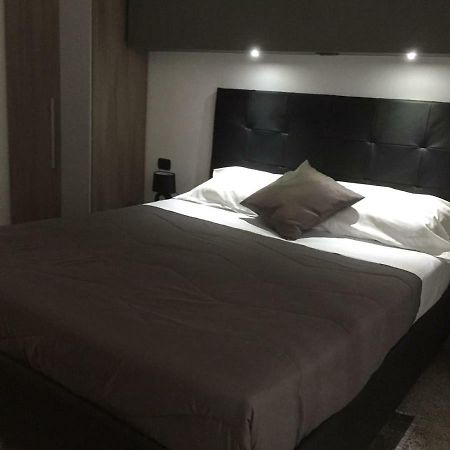 نابولي Mb95 - Mezzocannone Luxurious Bed&Breakfast المظهر الخارجي الصورة