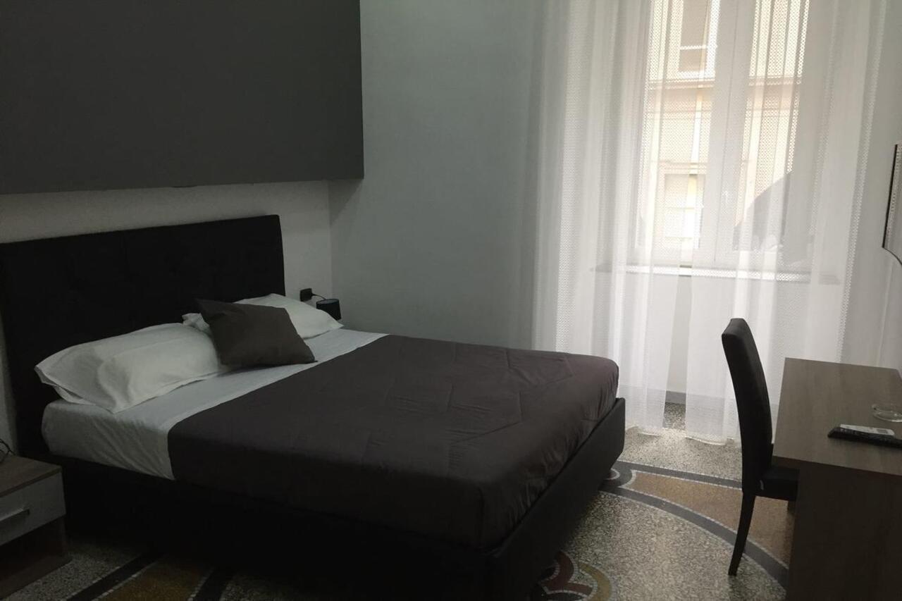 نابولي Mb95 - Mezzocannone Luxurious Bed&Breakfast المظهر الخارجي الصورة