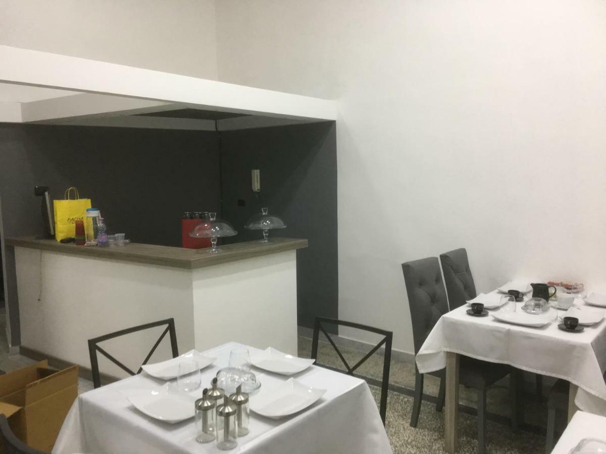 نابولي Mb95 - Mezzocannone Luxurious Bed&Breakfast المظهر الخارجي الصورة
