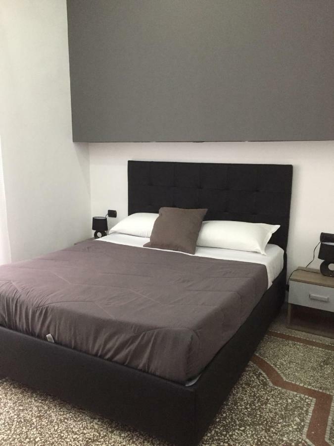 نابولي Mb95 - Mezzocannone Luxurious Bed&Breakfast المظهر الخارجي الصورة