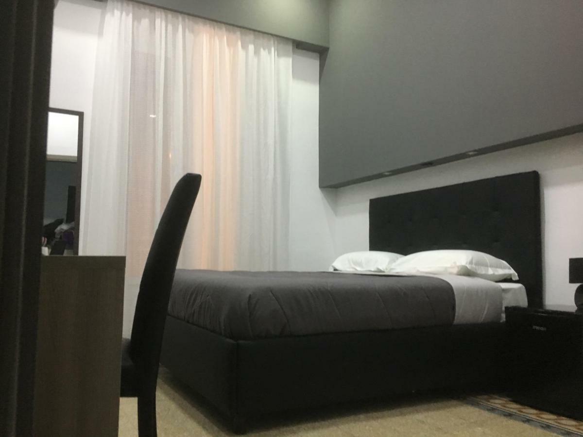 نابولي Mb95 - Mezzocannone Luxurious Bed&Breakfast المظهر الخارجي الصورة