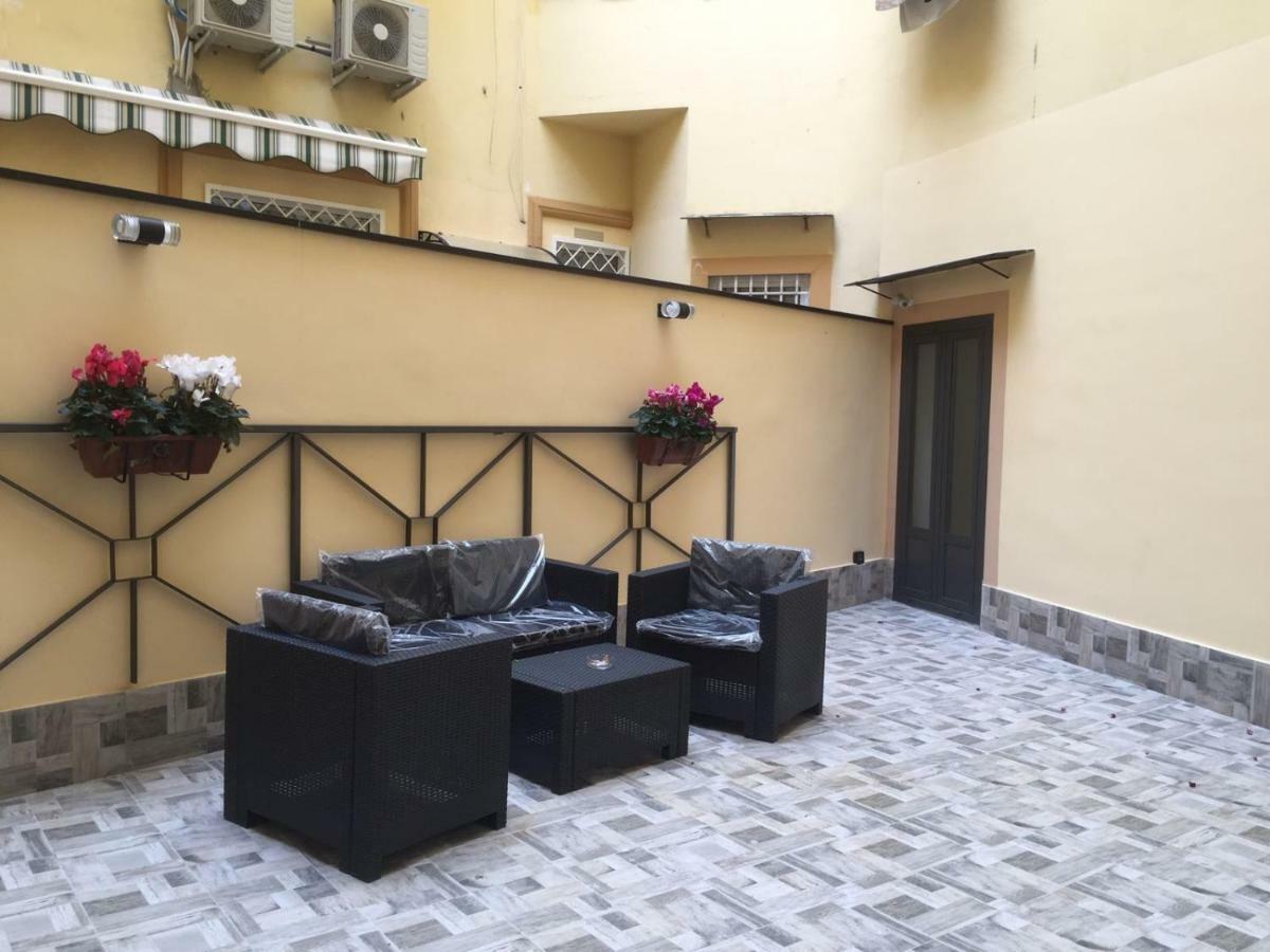 نابولي Mb95 - Mezzocannone Luxurious Bed&Breakfast المظهر الخارجي الصورة