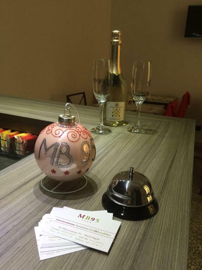 نابولي Mb95 - Mezzocannone Luxurious Bed&Breakfast المظهر الخارجي الصورة