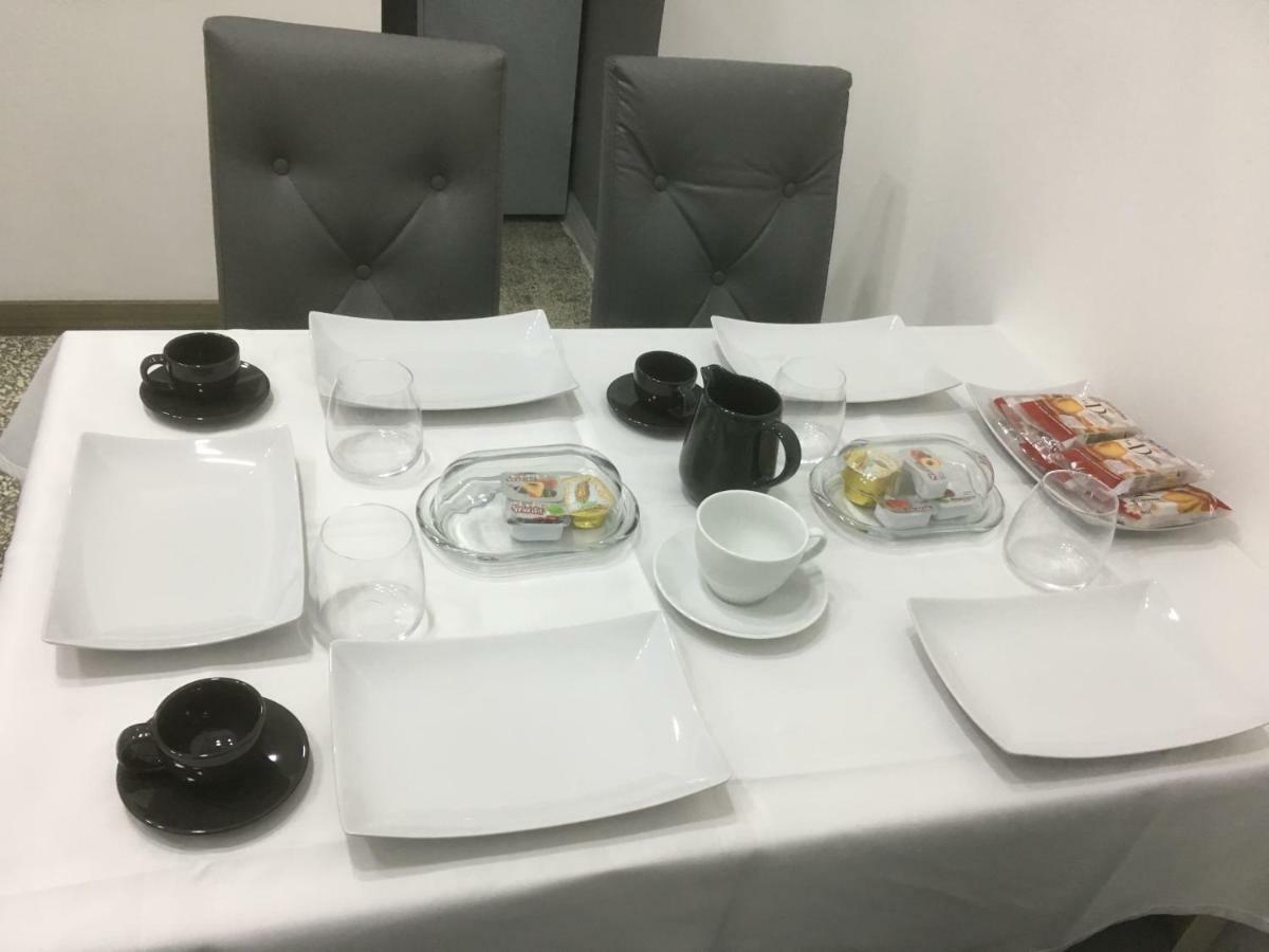 نابولي Mb95 - Mezzocannone Luxurious Bed&Breakfast المظهر الخارجي الصورة